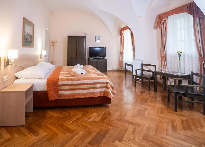 U Medvidku-Brewery Hotel Прага